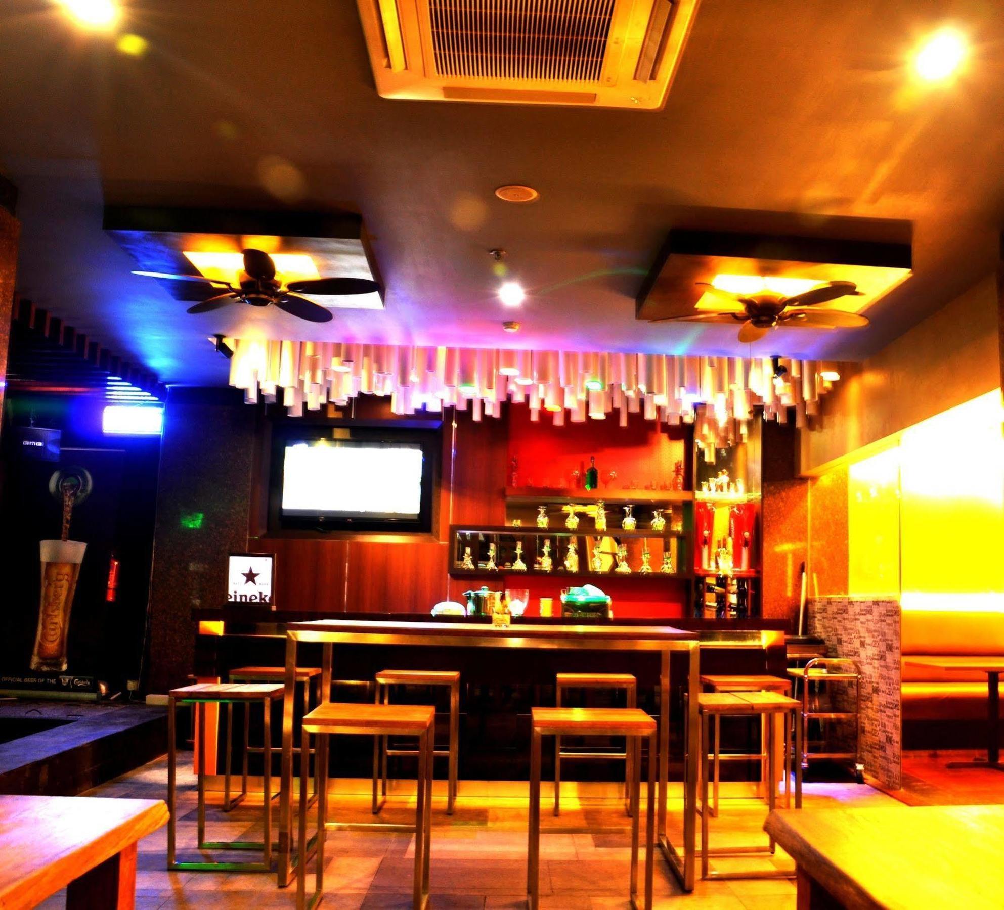 Zia Boutique Hotel Batam Экстерьер фото