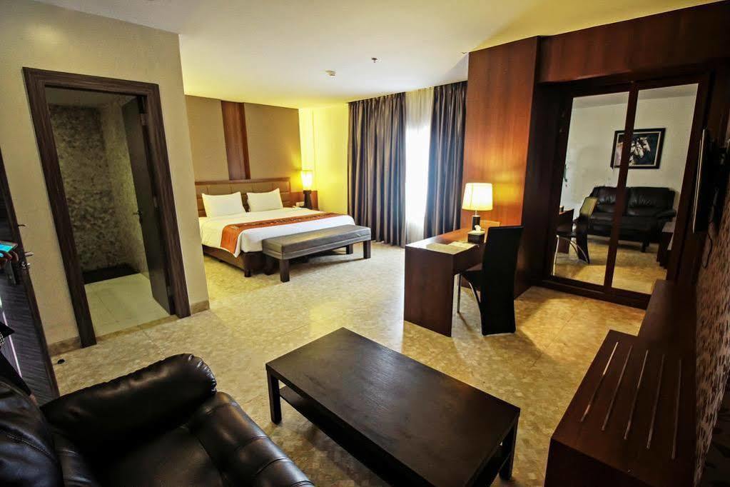 Zia Boutique Hotel Batam Экстерьер фото