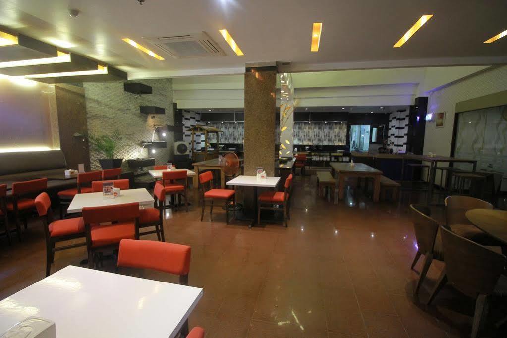 Zia Boutique Hotel Batam Экстерьер фото