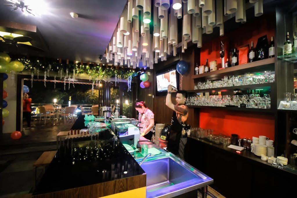 Zia Boutique Hotel Batam Экстерьер фото