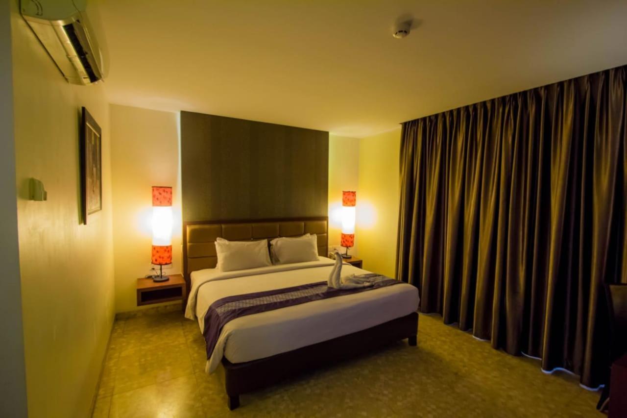 Zia Boutique Hotel Batam Экстерьер фото